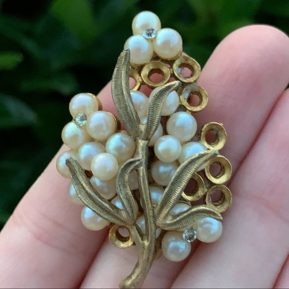 Vintage Gold Color Branch/Leaf Faux Pearl Brooch/Pin - Picture 3 of 7